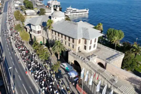 Yeşilay Yarı Maratonu, yüzlerce kişinin katılımıyla gerçekleşti