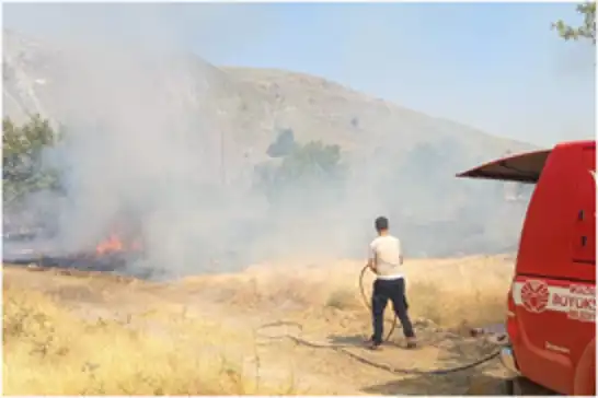 Malatya'da iki ayrı yangına ekipler müdahale etti