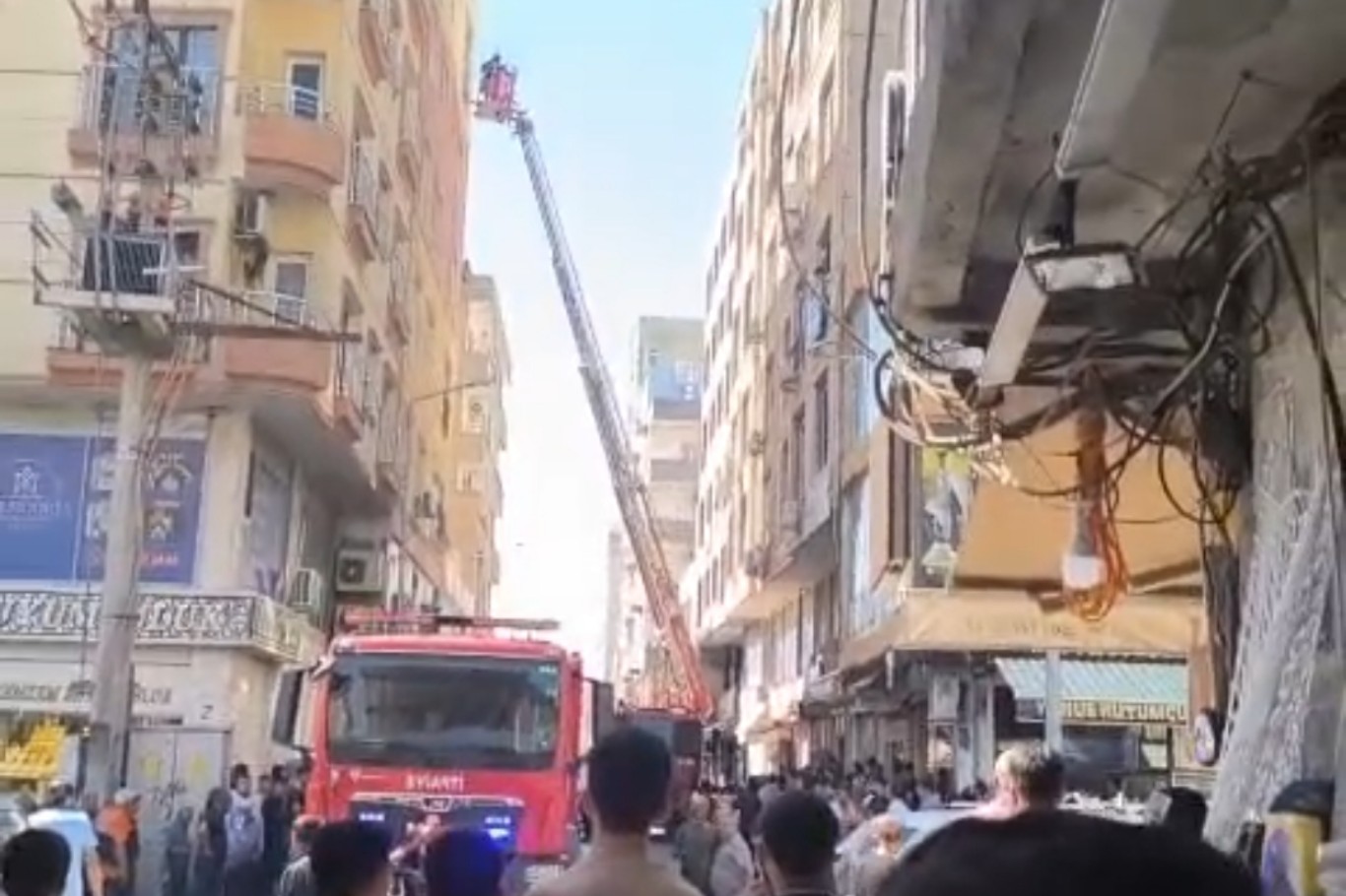 Mardin’de binanın 7’inci katında yangın paniği
