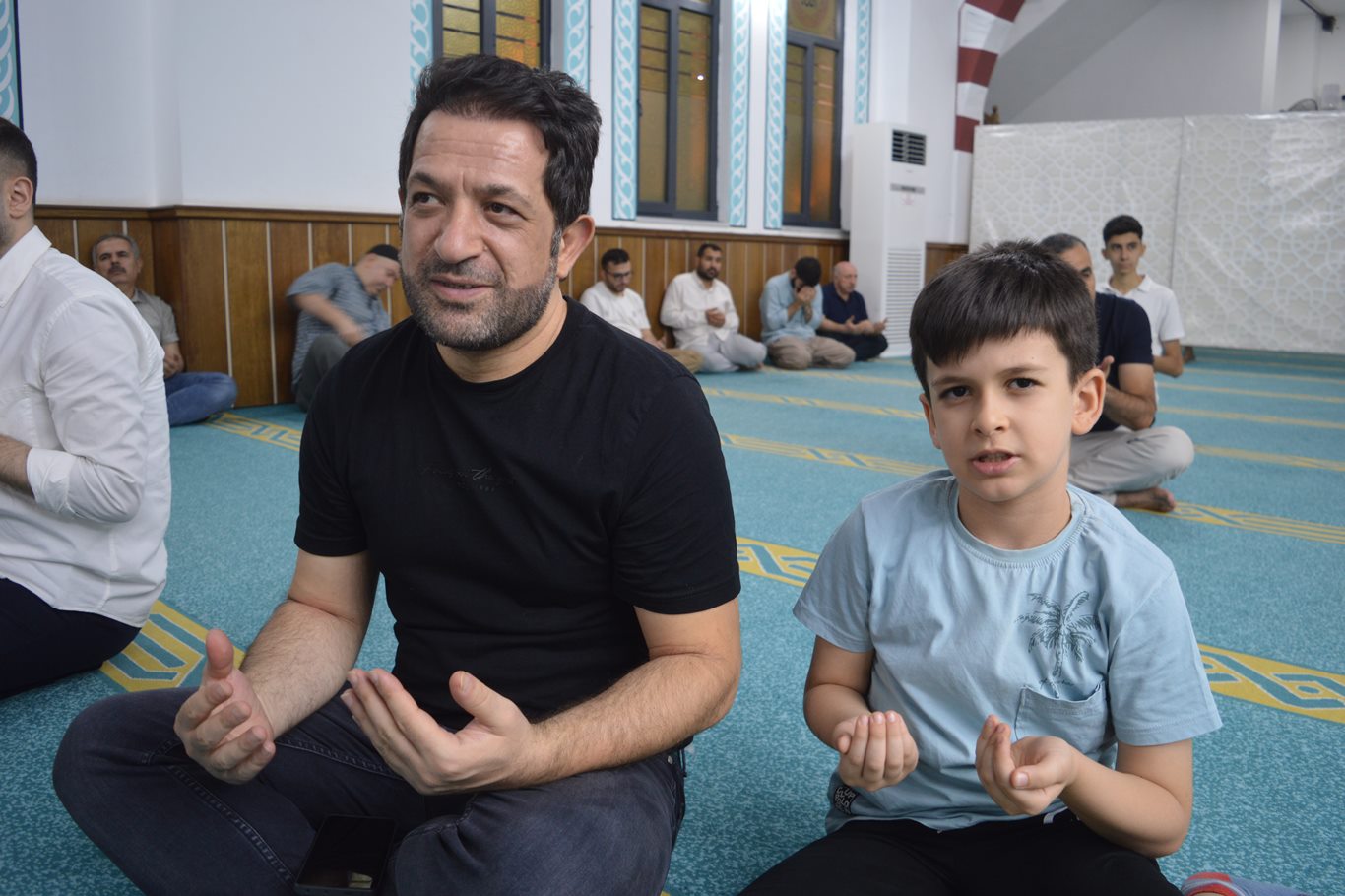 Siirt'te Mevlid Kandili'nde camiler dolup taştı