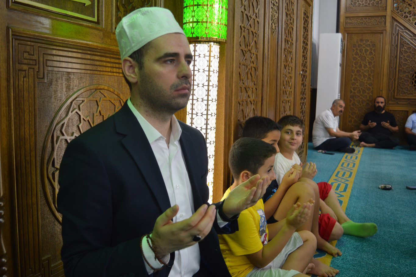 Siirt'te Mevlid Kandili'nde camiler dolup taştı