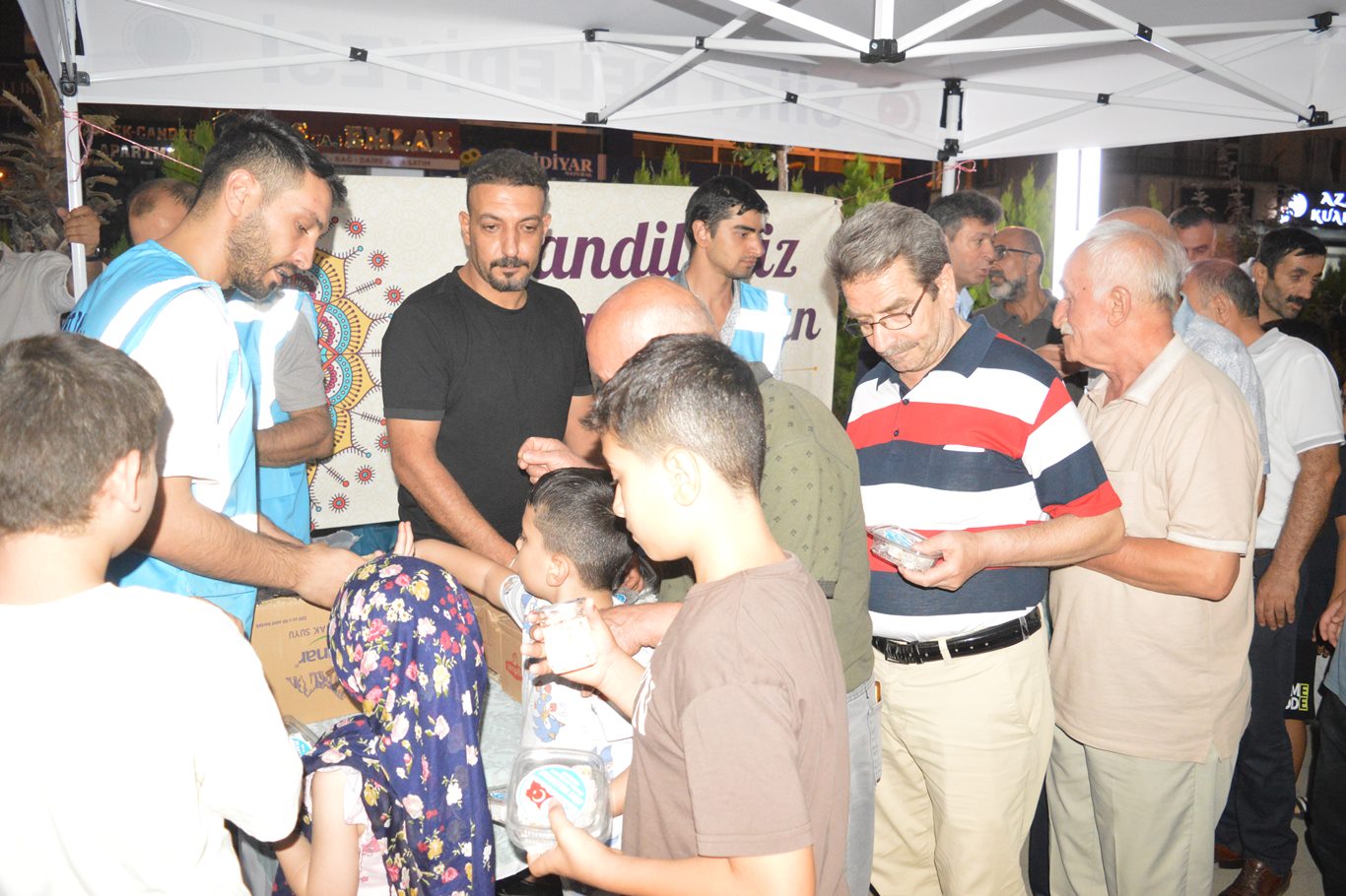 Siirt'te Mevlid Kandili'nde camiler dolup taştı