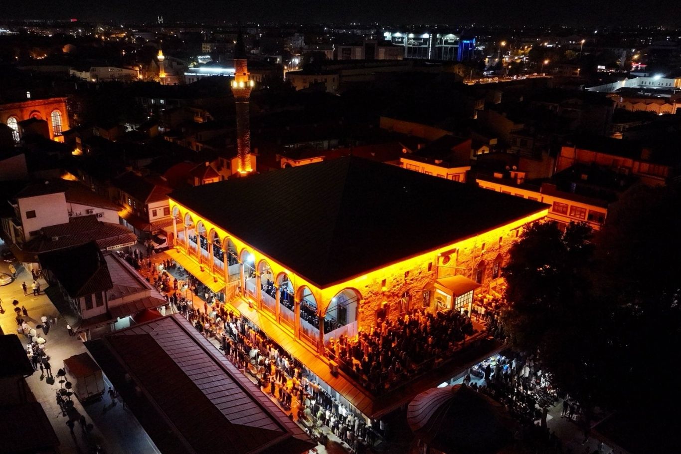 Mevlid Kandili Konya'daki camilerde yoğun katılımla idrak edildi