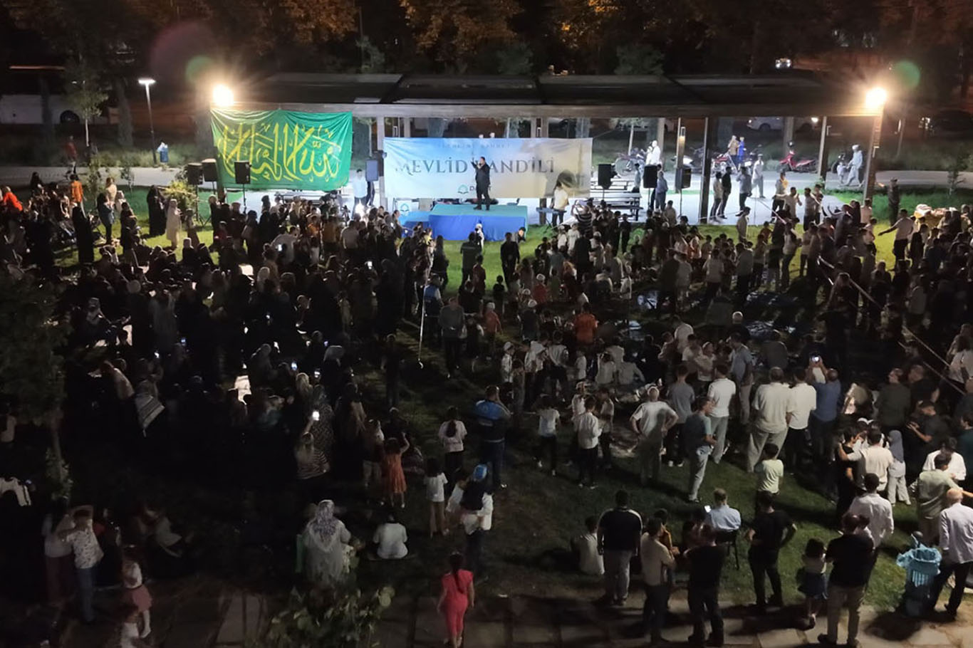 Davet ve Gençlik Hareketi mevlid programlarını parklara taşıdı: 16 noktada salavatlar yükseldi