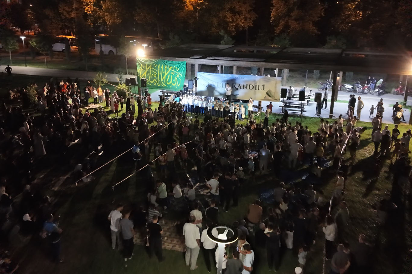 Davet ve Gençlik Hareketi mevlid programlarını parklara taşıdı: 16 noktada salavatlar yükseldi