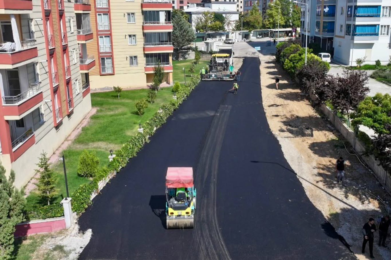 Malatya'da asfalt serim çalışmaları devam ediyor