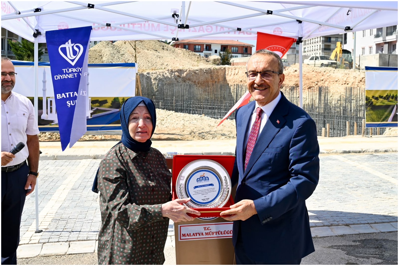 Malatya'da bir caminin temeli daha dualarla atıldı