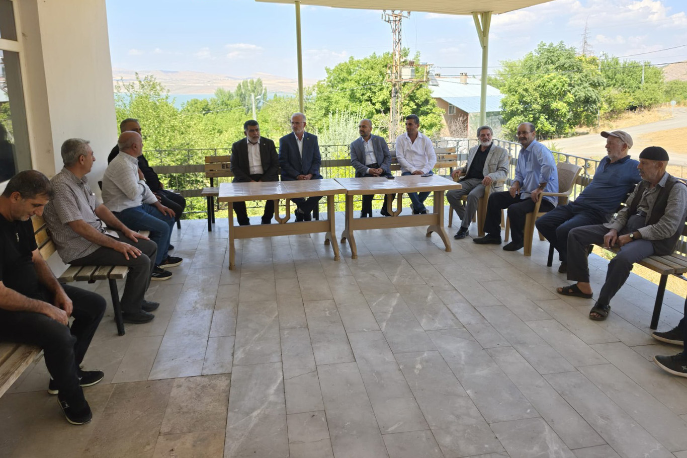 HÜDA PAR Palu’daki köy sorunlarının takipçisi oluyor