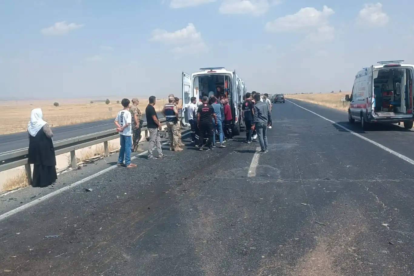 Mardin’de otomobil ile hafif ticari araç çarpıştı: 5 yaralı
