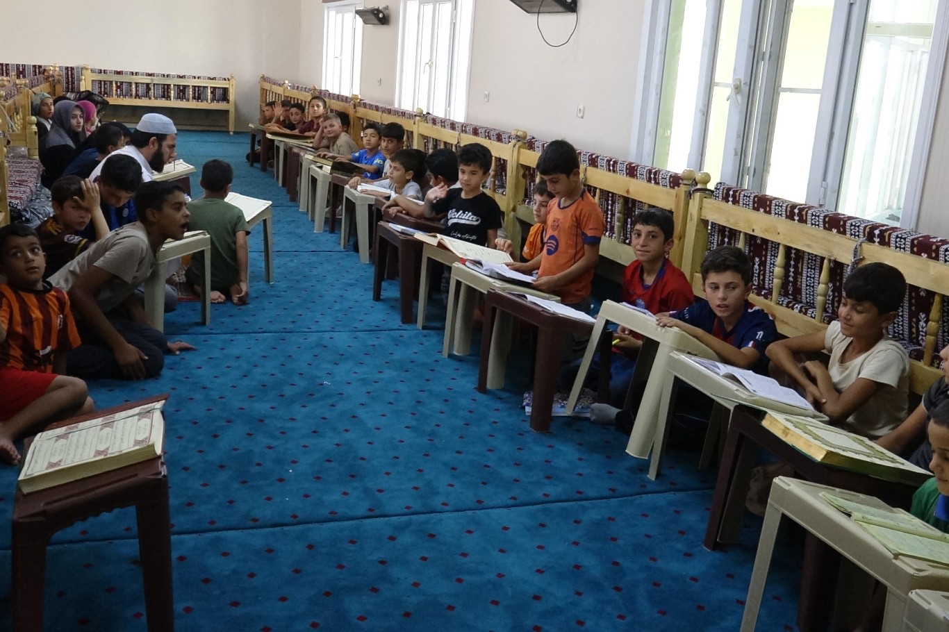 Yaz Kur’an kursu bitmesine rağmen devam eden çocuklar: Okullar açılsa bile camiye gelmeye devam edeceğiz