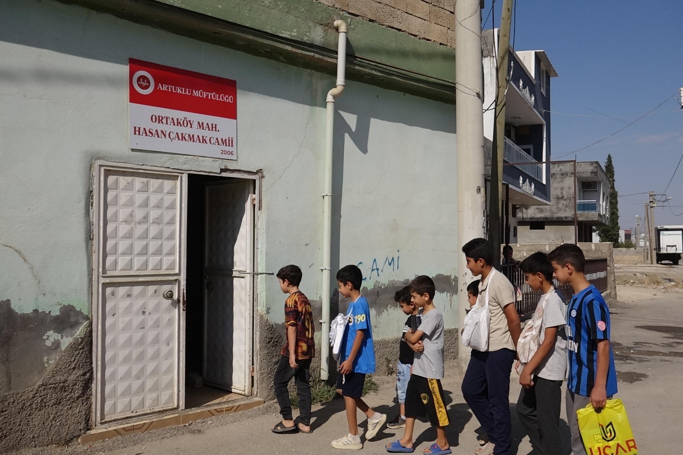 Yaz Kur’an kursu bitmesine rağmen devam eden çocuklar: Okullar açılsa bile camiye gelmeye devam edeceğiz