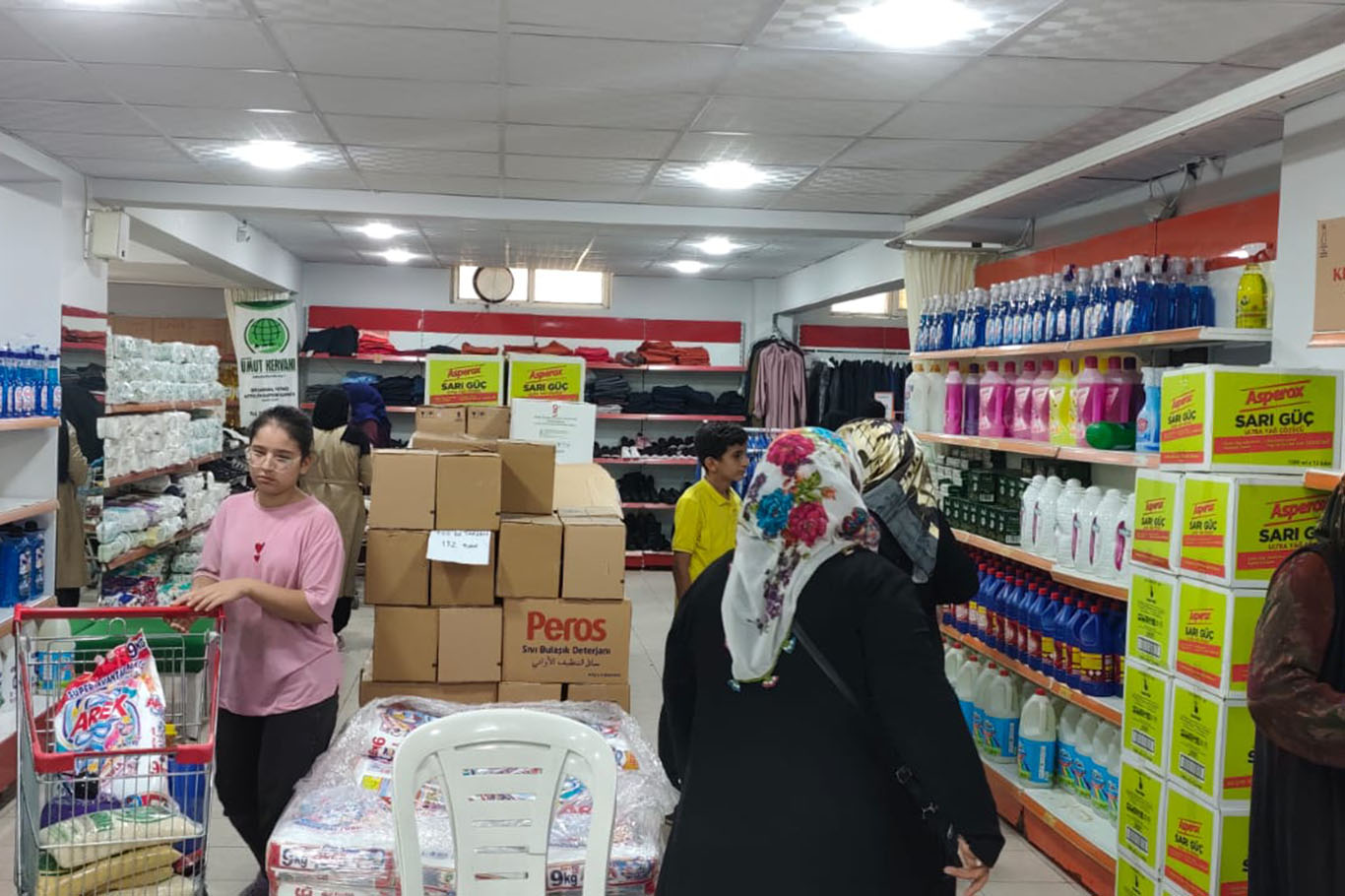 Şanlıurfa'da yüzlerce ihtiyaç sahibi aileye yardım ulaştırıldı