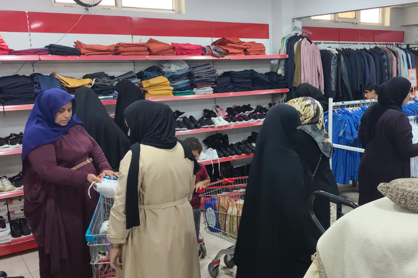 Şanlıurfa'da yüzlerce ihtiyaç sahibi aileye yardım ulaştırıldı