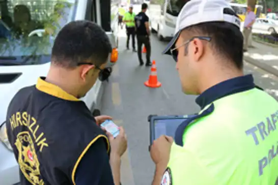Adana'da "huzur ve güven" uygulaması: 35 aranan şüpheli yakalandı