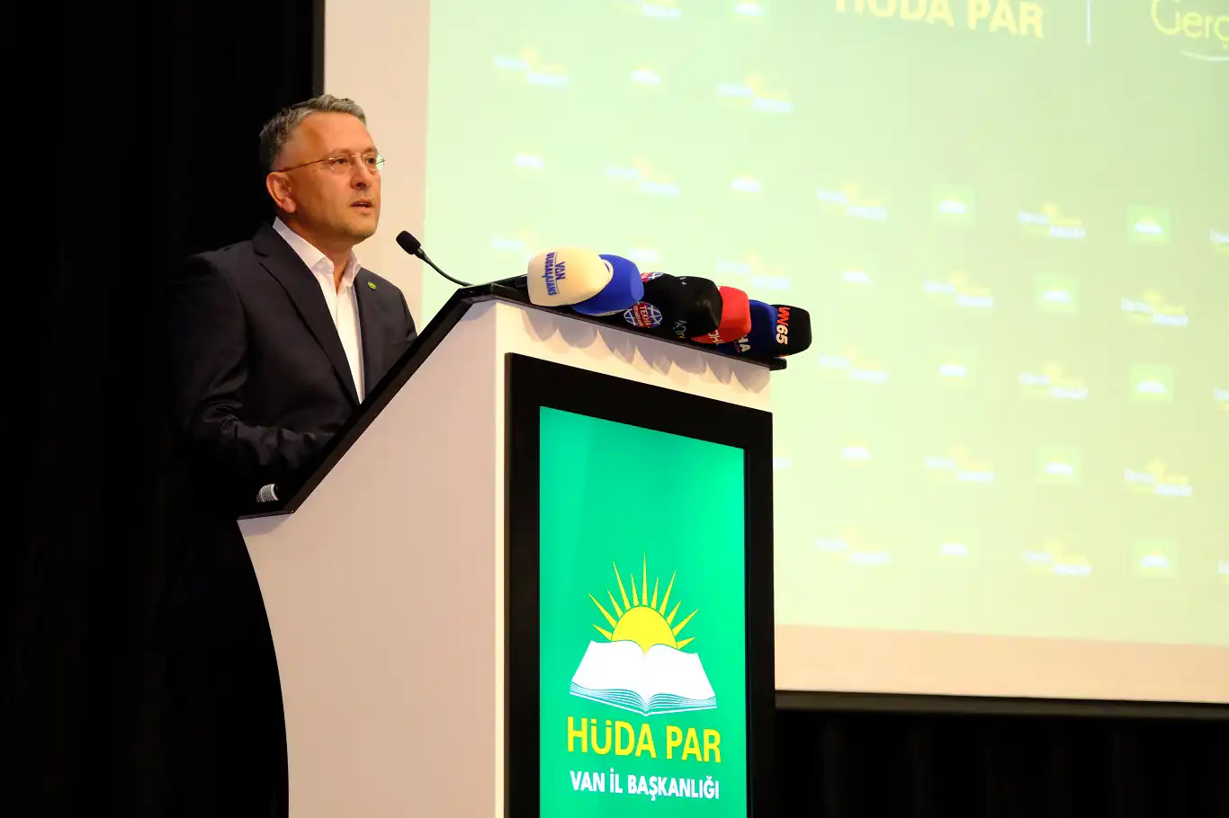 HÜDA PAR Van İl Başkanı Rasim Sayğın güven tazeledi