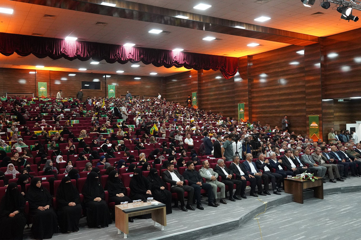 HÜDA PAR Van İl Başkanı Rasim Sayğın güven tazeledi
