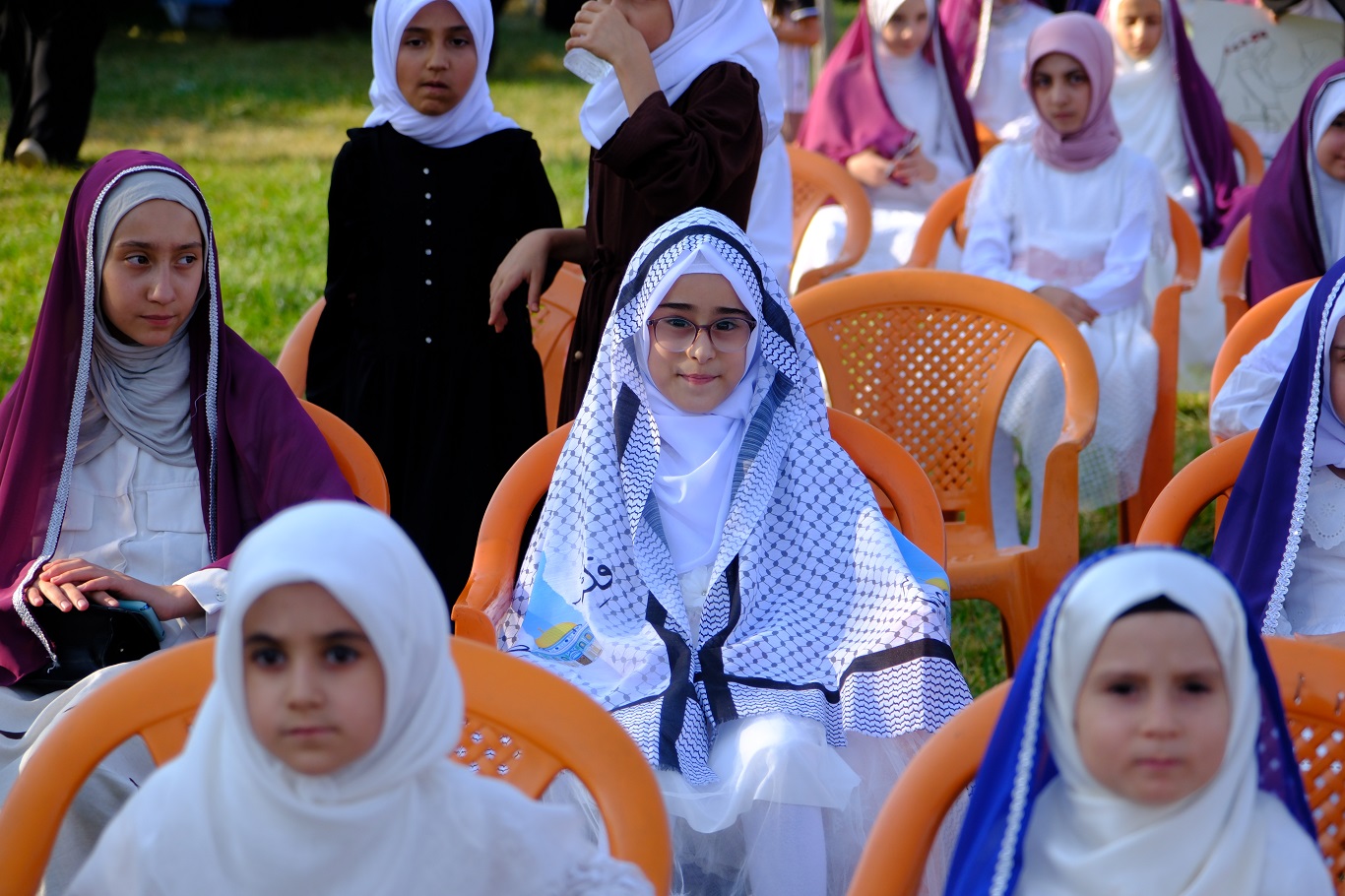 Van'da yüzlerce kız çocuğu tesettüre ilk adımını attı
