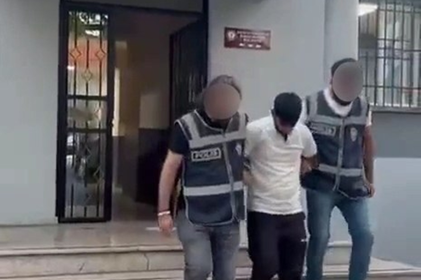 Bursa'da haklarında kesinleşmiş hapis cezası bulunan 4 hükümlü yakalandı