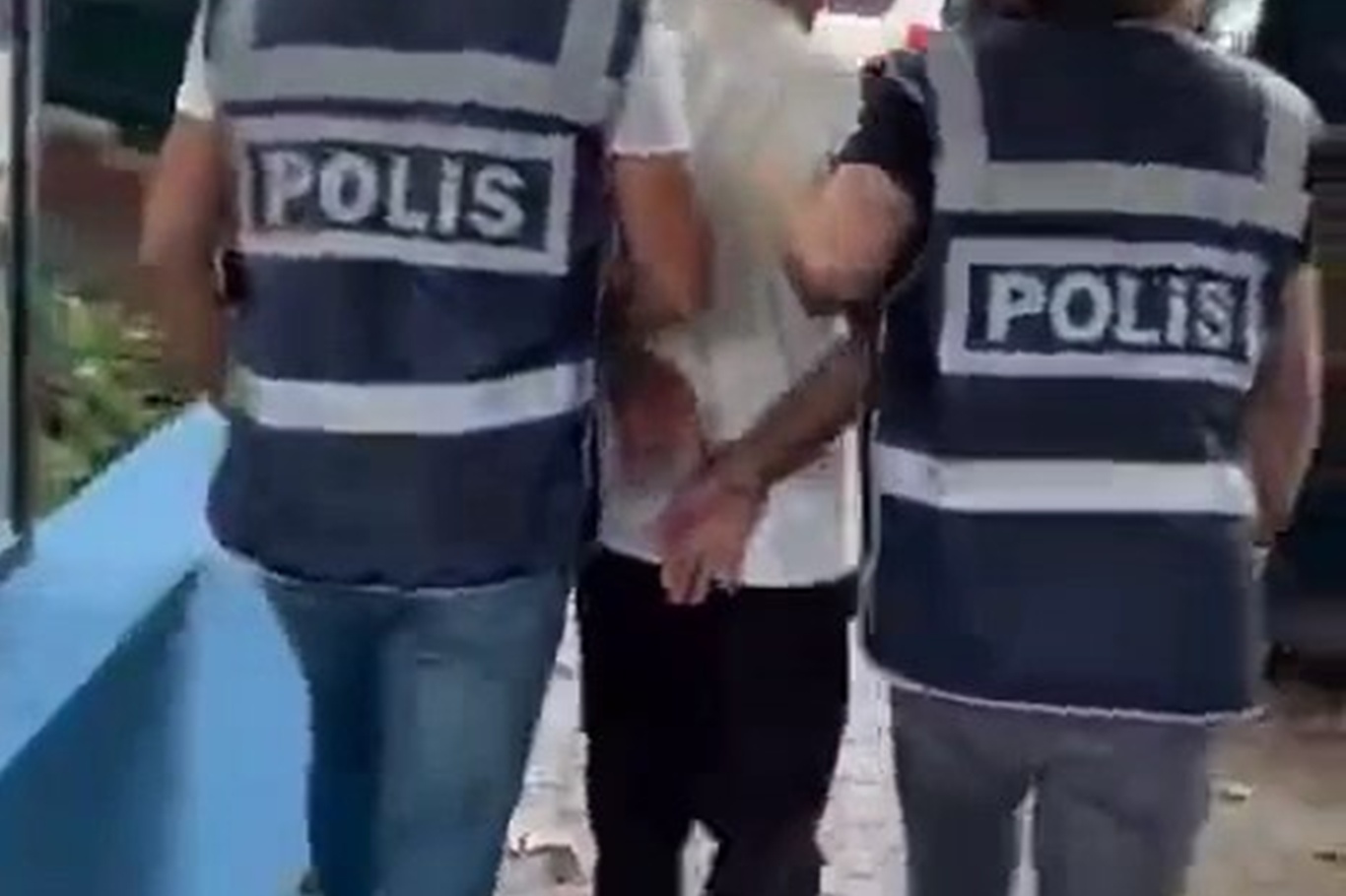 Bursa'da haklarında kesinleşmiş hapis cezası bulunan 4 hükümlü yakalandı