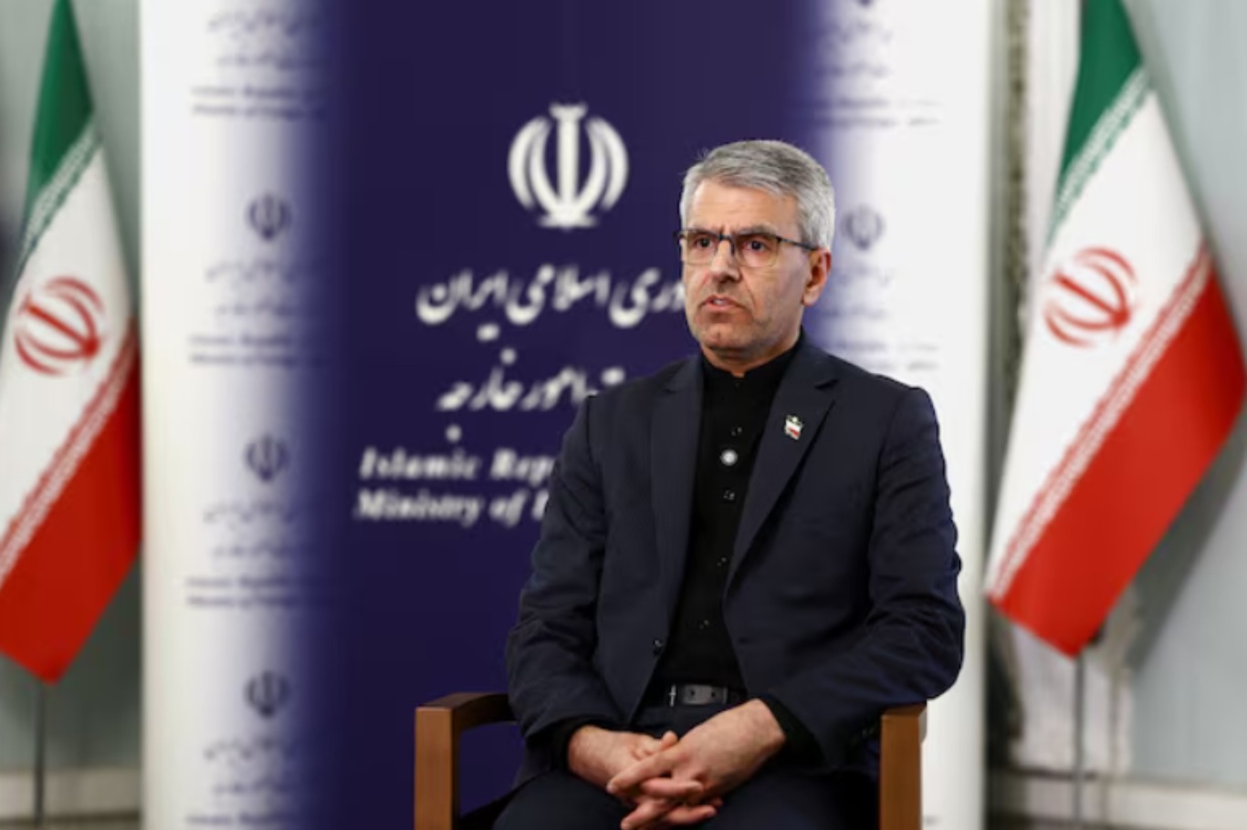 إيران تنفي إجراء محادثات مع أمريكا 