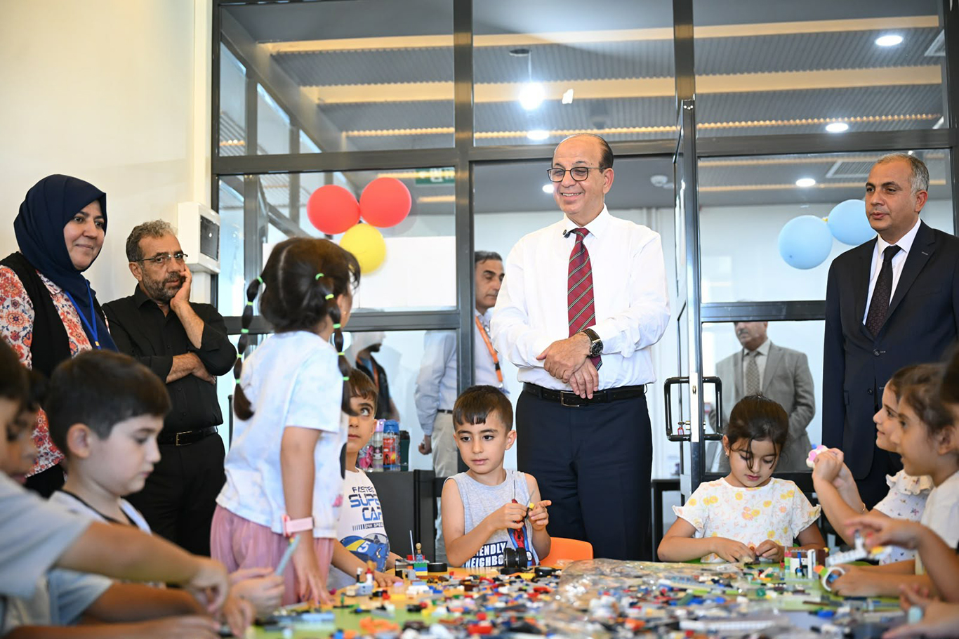 Yeşilyurt Belediye Başkanı Geçit, Yeşilyurt Bilim Merkezi'ni ziyaret etti