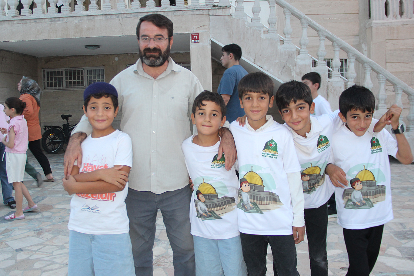 CİZRE’DE YÜZLERCE ÇOCUK "HAYAT NAMAZLA GÜZELDİR" MESAJIYLA YÜRÜDÜ