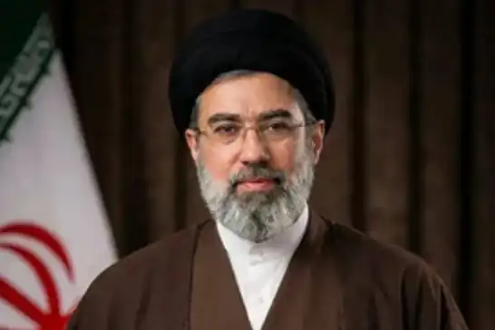 مجتبى خامنئي يدعو العالم الإسلامي إلى الوحدة