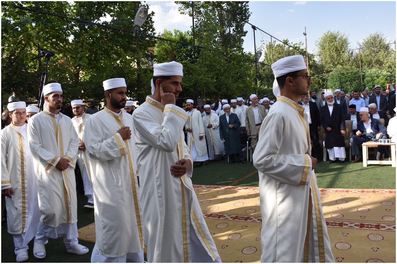 Bitlis’te ilimlerini tamamlayan  54 alim ve hafıza icazet verildi
