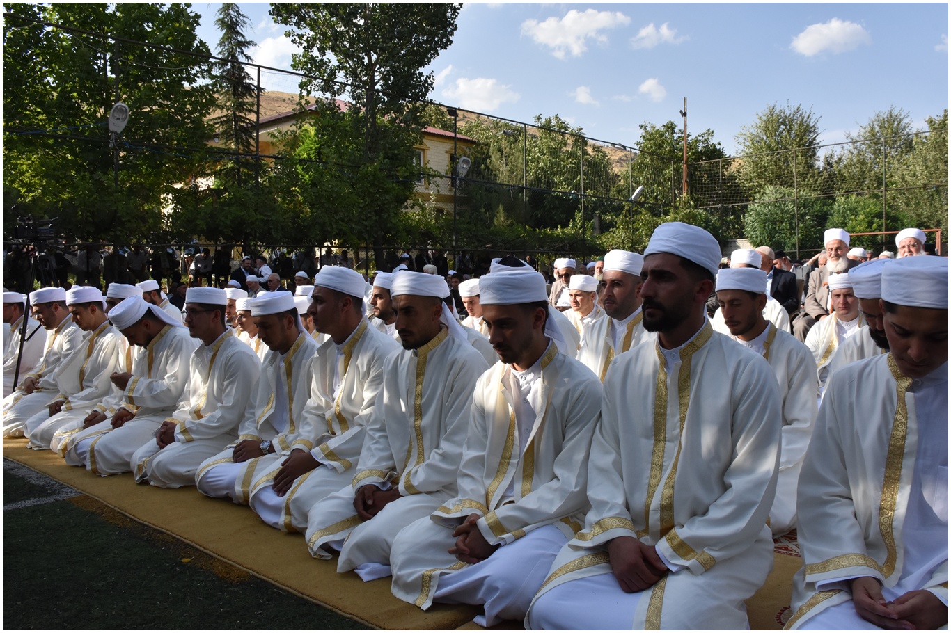 Bitlis’te ilimlerini tamamlayan  54 alim ve hafıza icazet verildi
