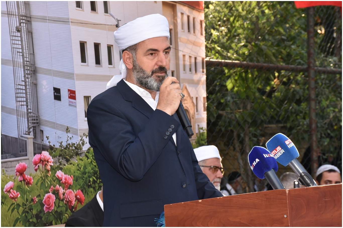 Bitlis’te ilimlerini tamamlayan  54 alim ve hafıza icazet verildi