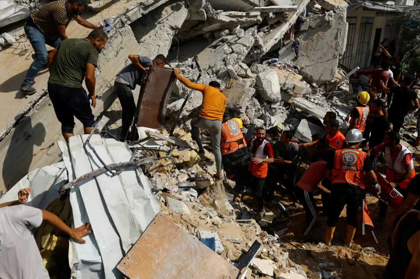 Gazze'de şehit sayısı 73 bin 377'ye yükseldi