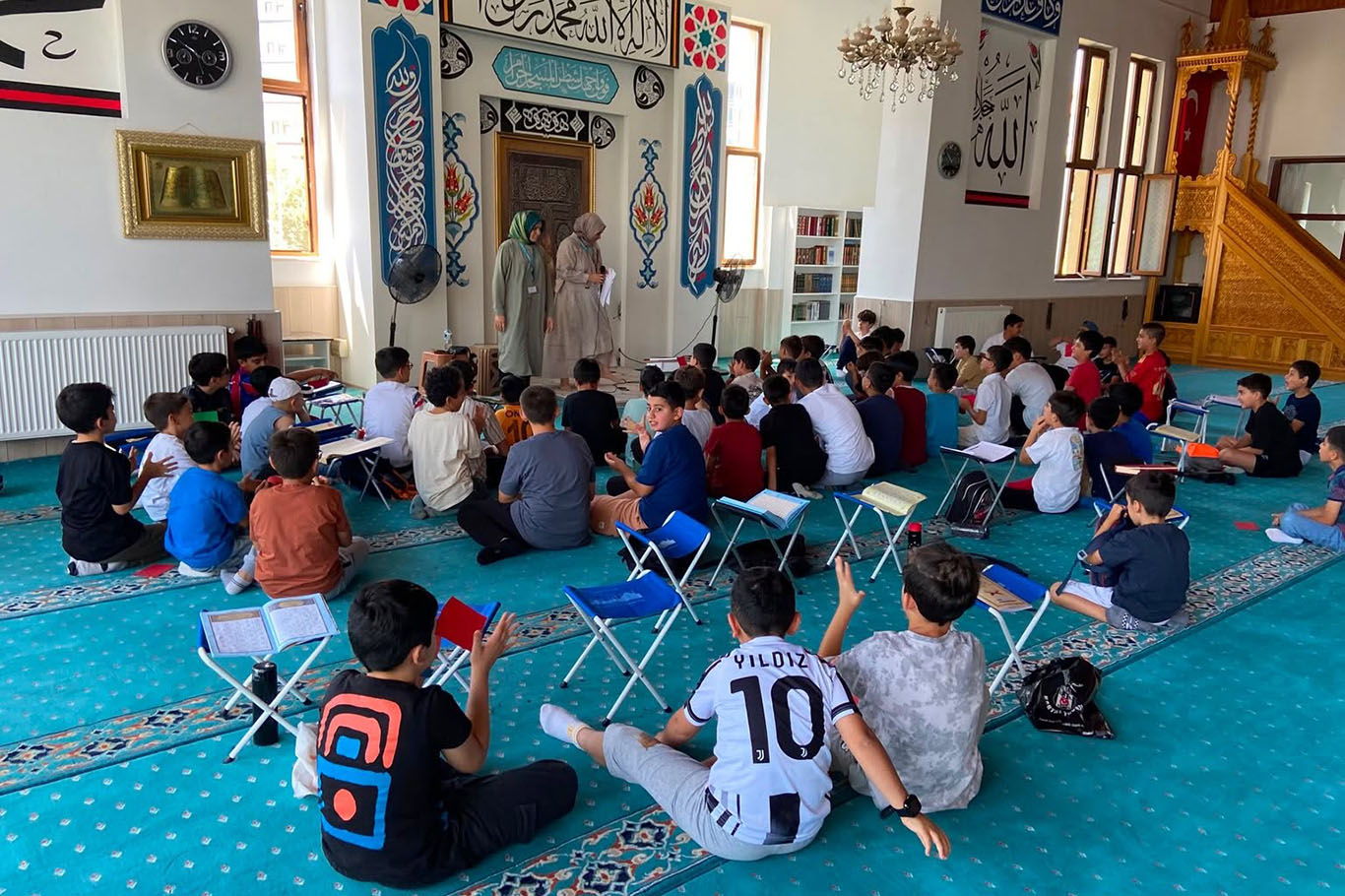 Yaz Kur'an Kursu'nda öğrenciler hem öğreniyor hem sosyal etkinliklere katılıyor