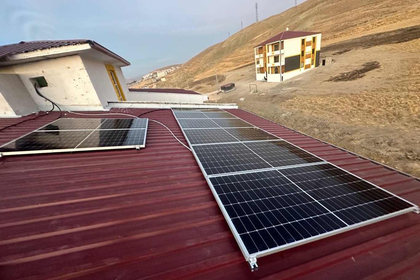 Keskin: Artan elektrik ve yakıt maliyetleri vatandaşları güneş enerjisi sistemlerine yöneltiyor
