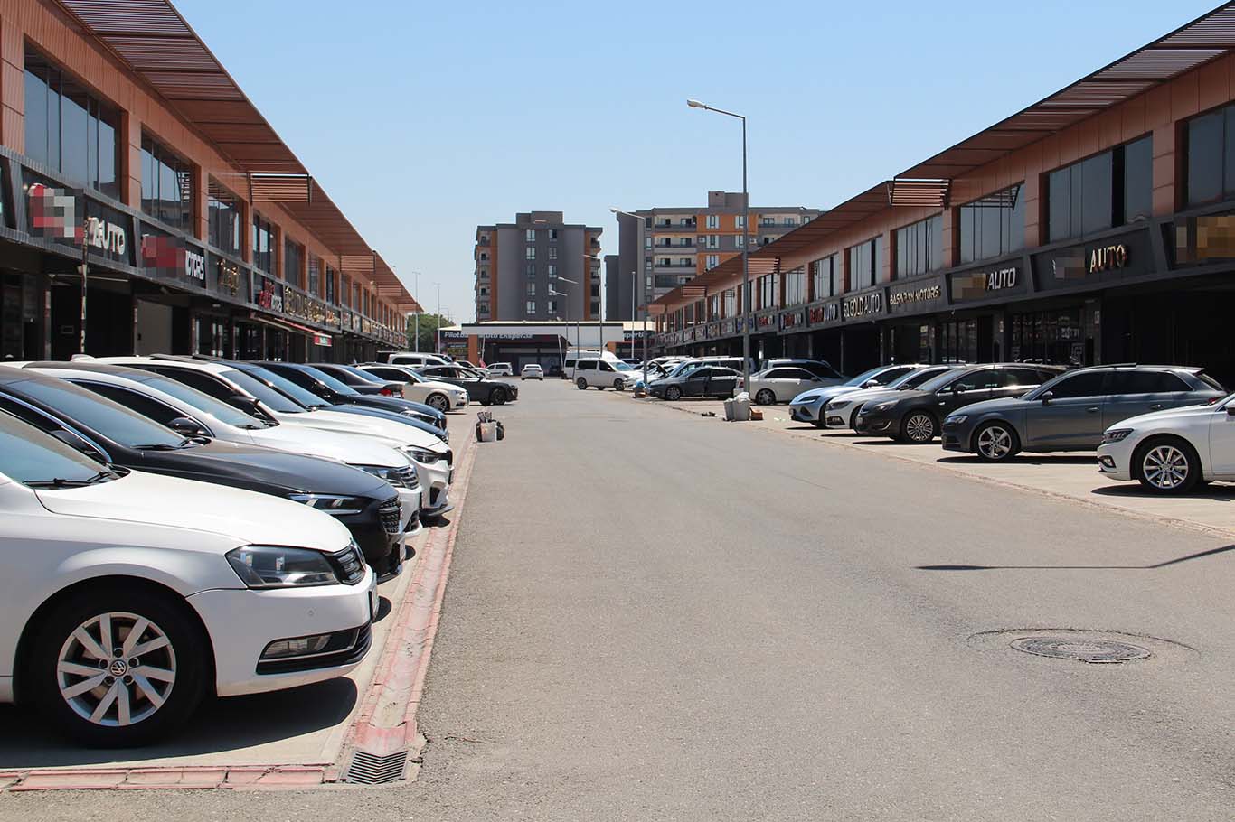 Oto galericileri: İkinci el piyasası neredeyse durma noktasında