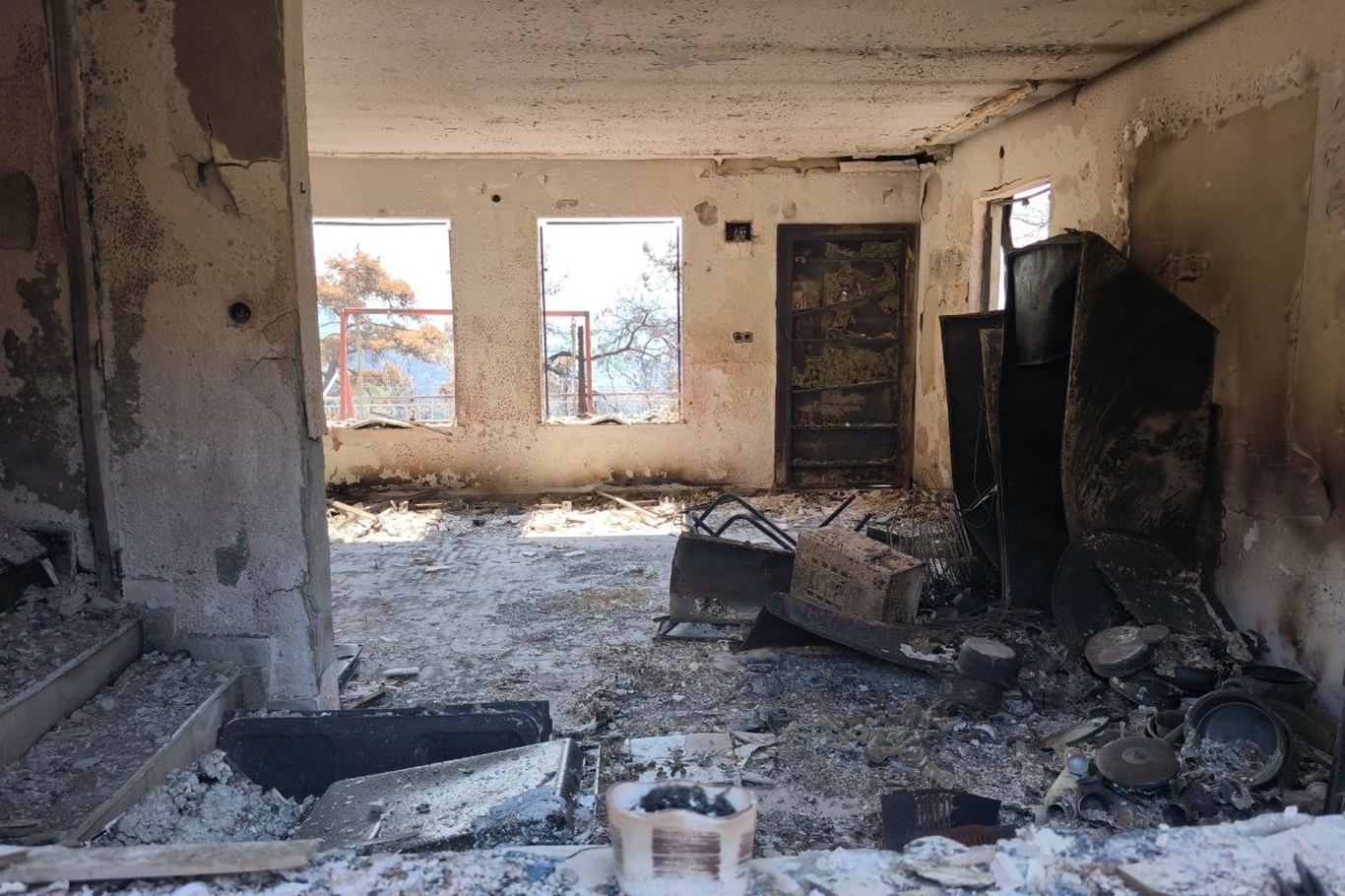 HÜDA PAR Antalya İl Başkanlığı’ndan yangın bölgesine ziyaret