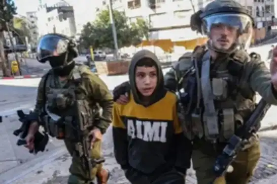 الاحتلال الصهيوني يعتقل أكثر من 60 فلسطينياً خلال اقتحام مخيم قلنديا