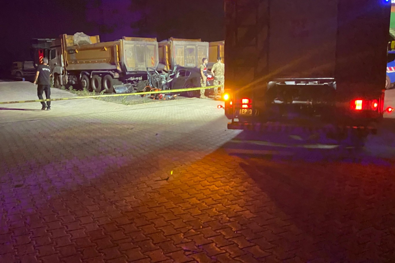Mardin'de kontrolden çıkan otomobil kamyonete çarptı: 1 ölü, 2 yaralı
