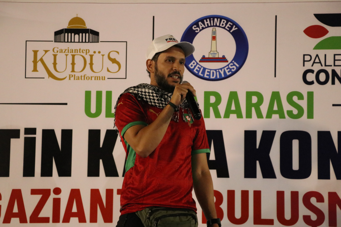 Fas'tan katılan aktivist Yound Habchi