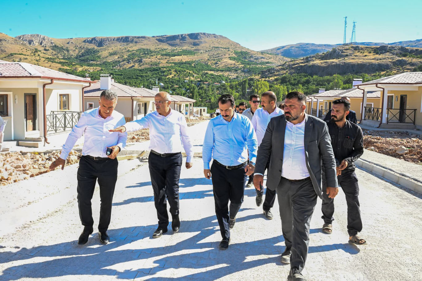Büyükşehir Belediye Başkanı Er, Hekimhan'daki yatırımları inceledi