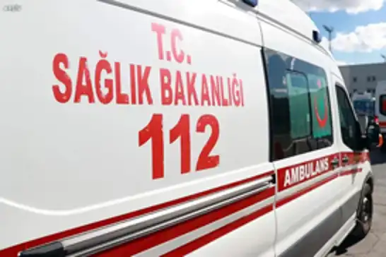 Muğla’da motosiklet park halindeki minibüse çarptı: Bir ölü, bir ağır yaralı