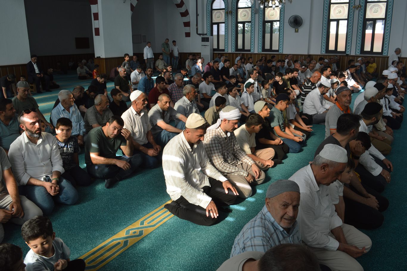 Siirt'te çocuklar ekranlardan uzaklaşıp camilerde iman ve ahlakla buluşuyor
