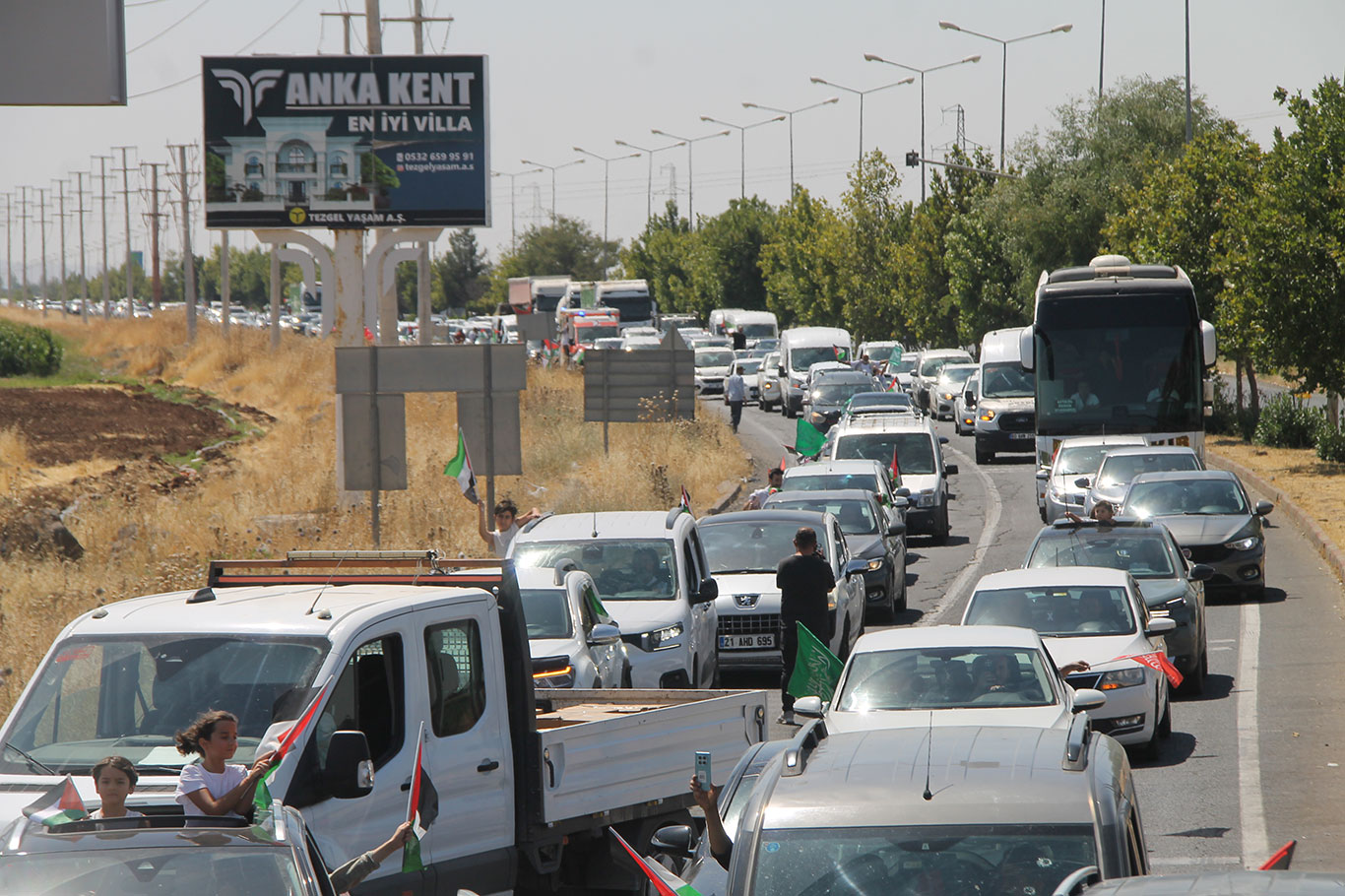 Filistin Konvoyu Diyarbakır'da şehir turu attı