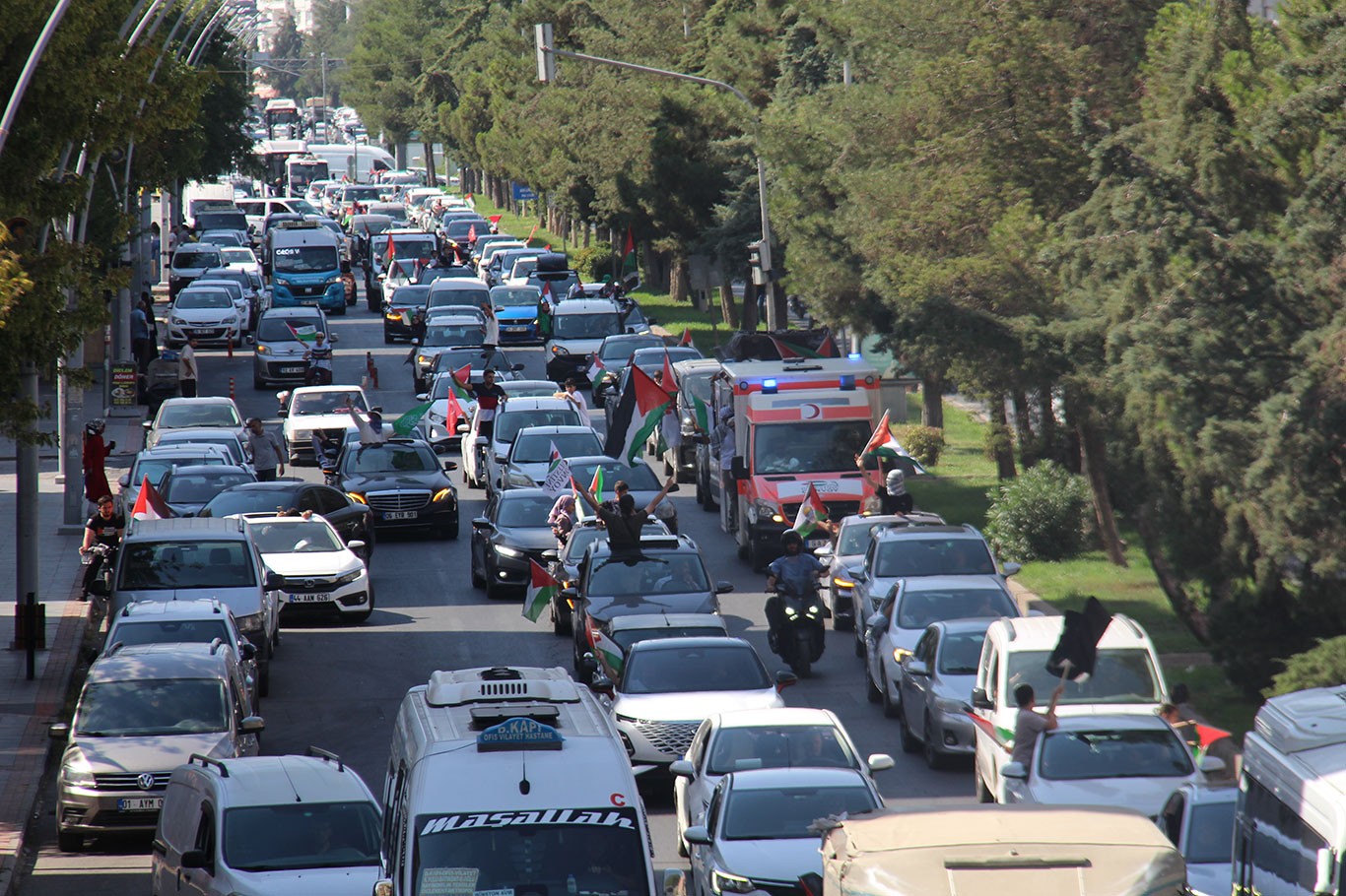 Filistin Konvoyu Diyarbakır'da şehir turu attı