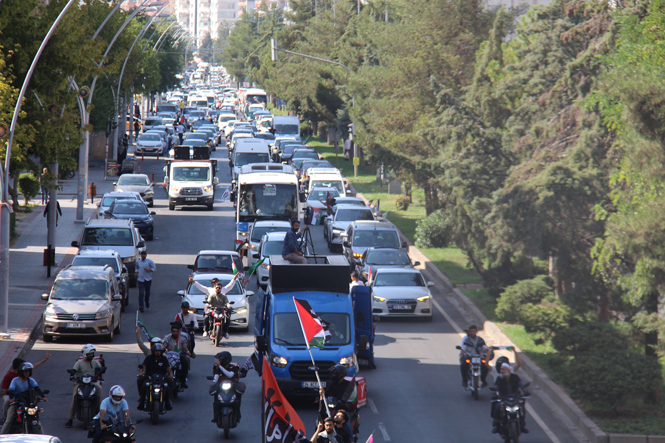Filistin Konvoyu Diyarbakır'da şehir turu attı