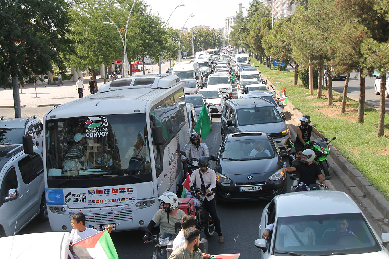 Filistin Konvoyu Diyarbakır'da şehir turu attı