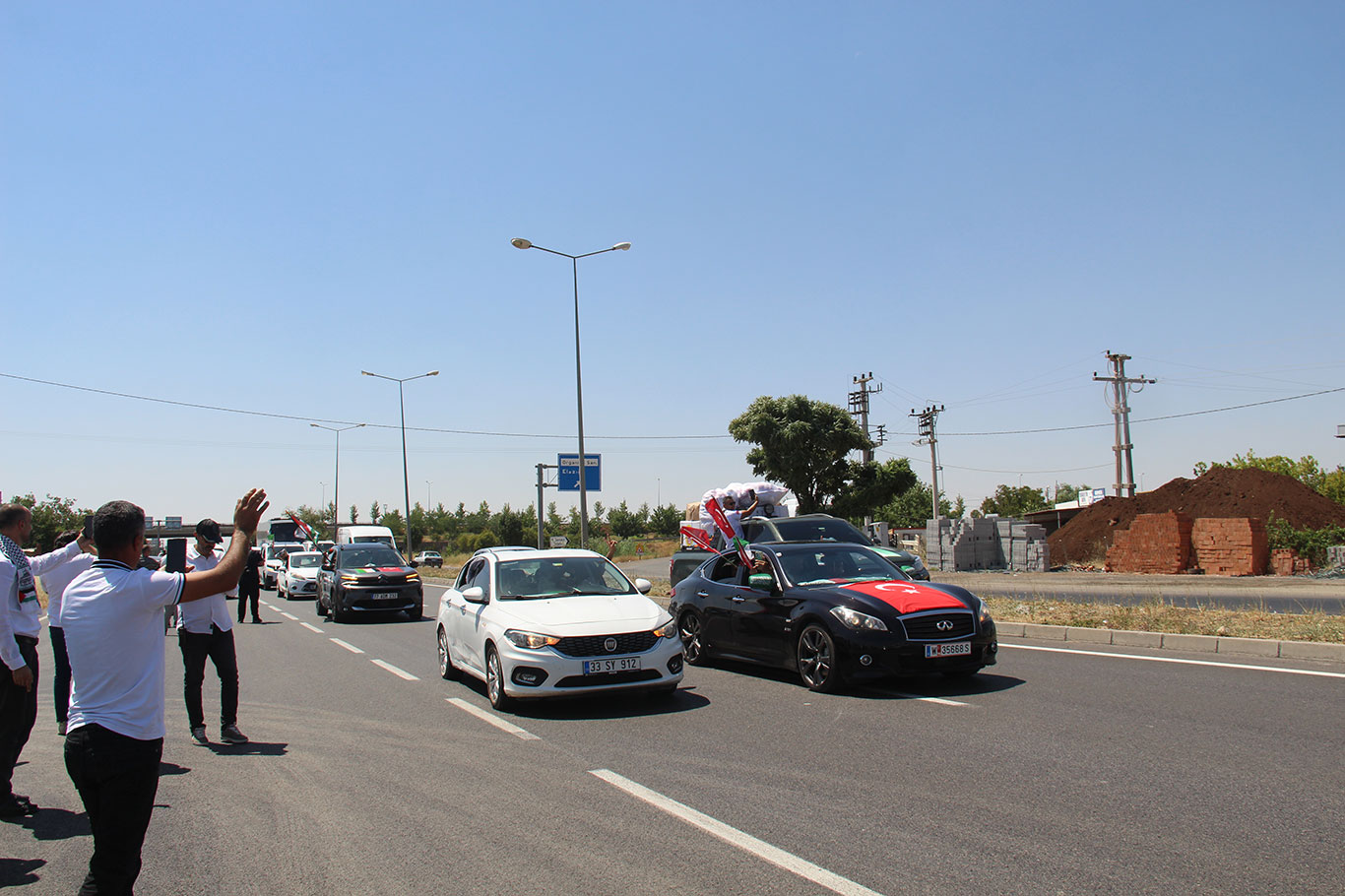 Filistin Konvoyu Diyarbakır'da şehir turu attı