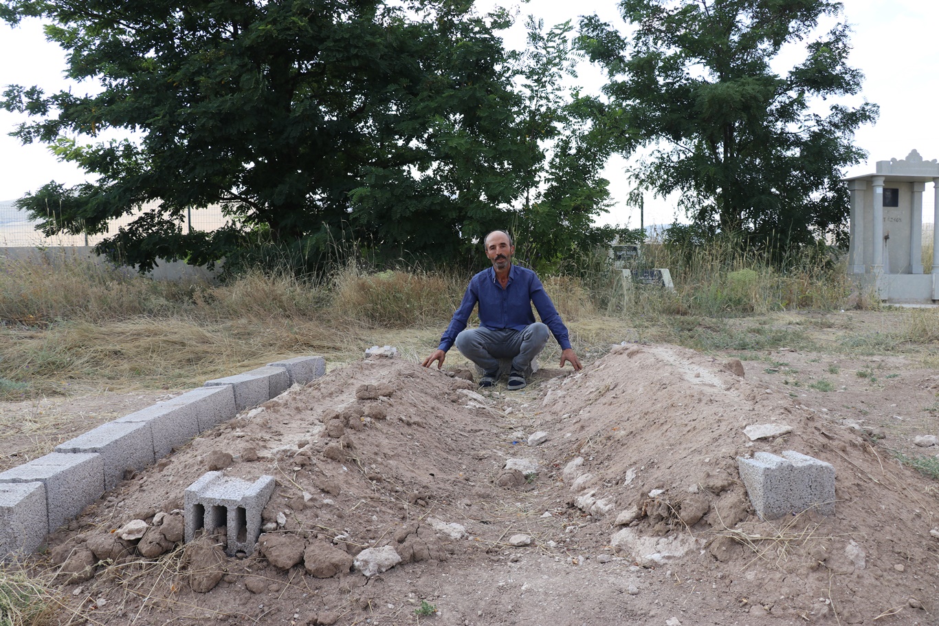 Muhammed Kavi ile Nazan Kavi mezarı