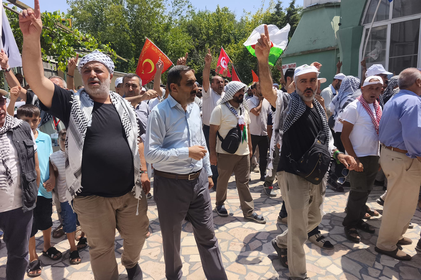 Filistin Konvoyu Çınar'da yoğun katılım ile karşılandı