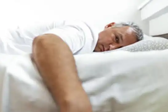 بعد سن الأربعين.. 8 أسباب قد تقف وراء اضطرابات النوم