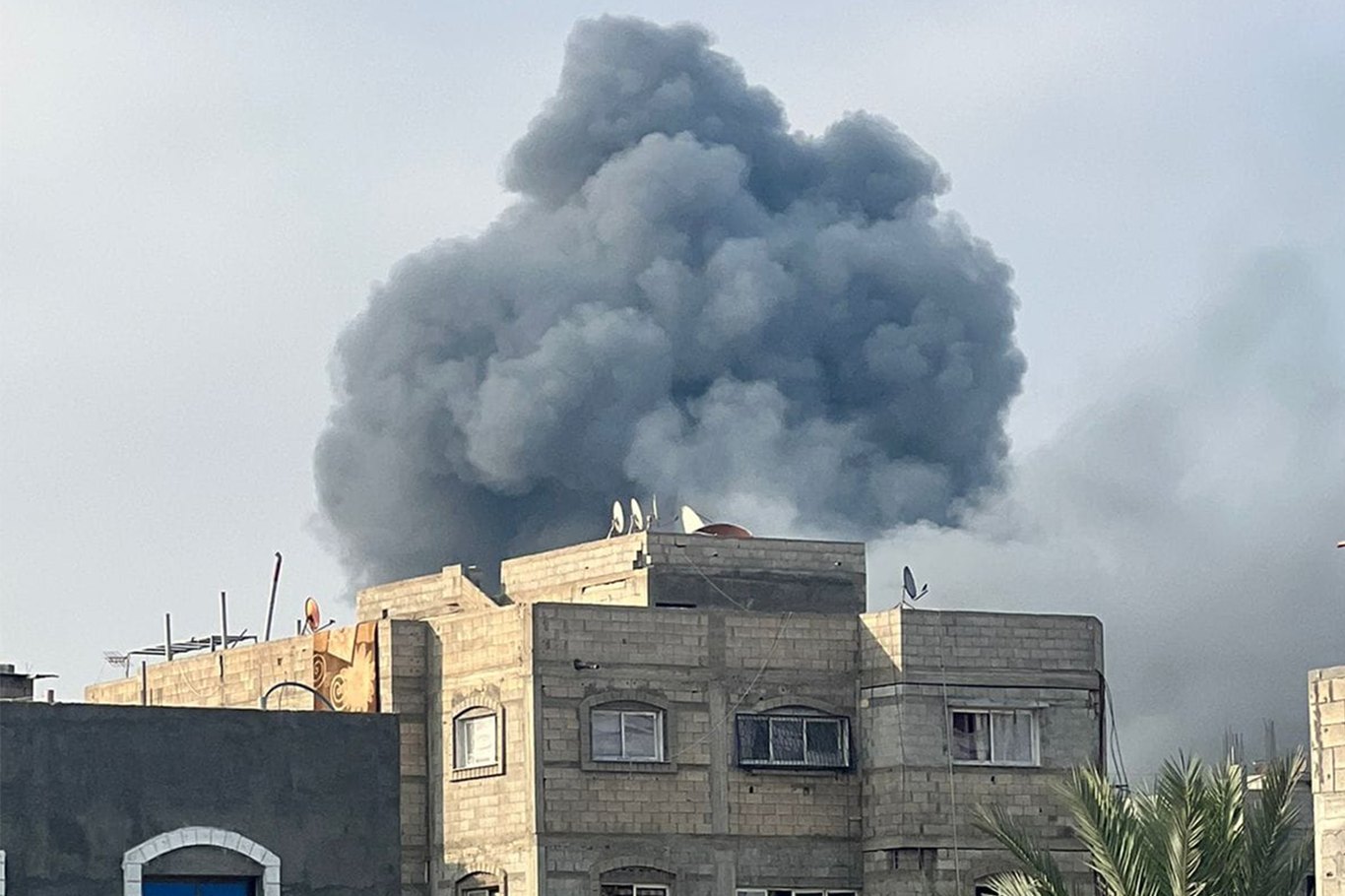 İşgal kuvvetleri, milislerine destek için Gazze'nin batısını yoğun şekilde bombaladı: 3 şehit